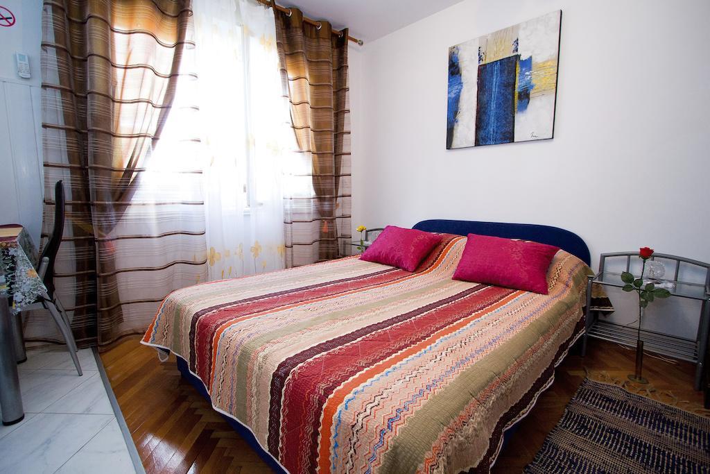 Apartments Crvena Orhideja Split Oda fotoğraf